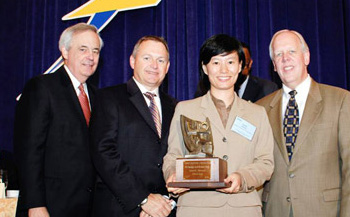 新兴平台 E-10 奖